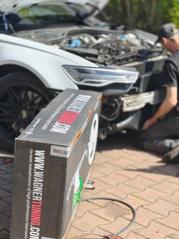 Montaż intercoolera Wagner Tuning w warsztacie PROFI-TURBO